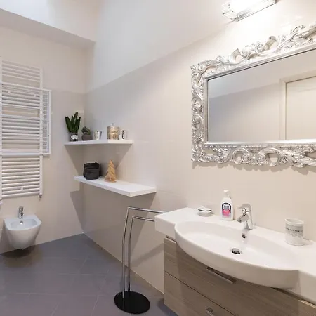 Roommo Santa Maria Novella Флоренция